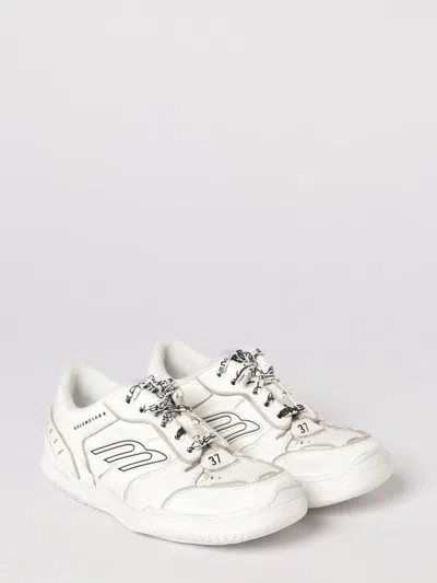 Balenciaga Women Hamptons Worn-out Leather Low-top Sneakers In Neutral