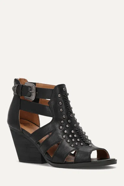 Frye And Co Jolene Stud In Black