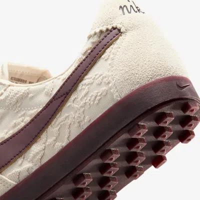 Nike Astrograbber Leather Se Sneakers In Neutral