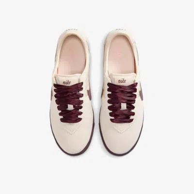 Nike Astrograbber Leather Se Sneakers In Neutral