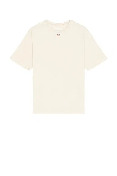 Commission Reversed Tee In Neutral