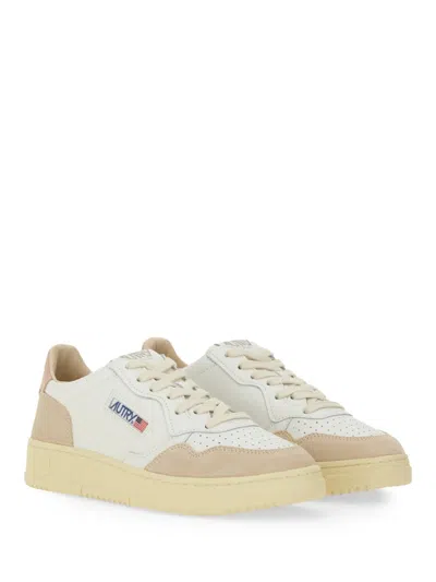 Autry "medalist Low" Sneaker In White