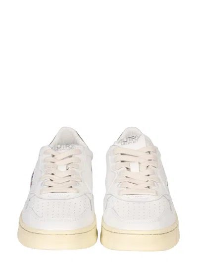 Autry "medalist Low" Sneaker In White