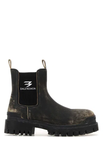 Balenciaga Strike Distressed Leather Chelsea Boots In Black