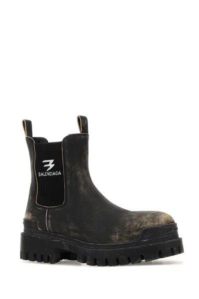 Balenciaga Strike Distressed Leather Chelsea Boots In Black