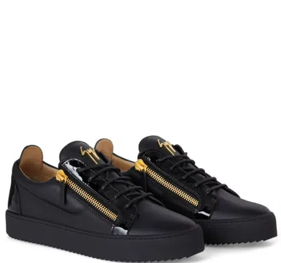 Giuseppe Zanotti Zip-detailed Low-top Sneakers In Black
