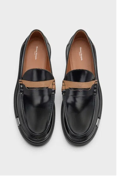 Maison Margiela Sophisticated Loafers For Men In Black