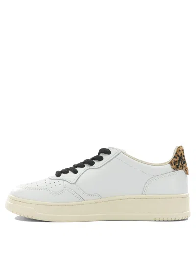 Autry "medalist Low" Sneaker In White