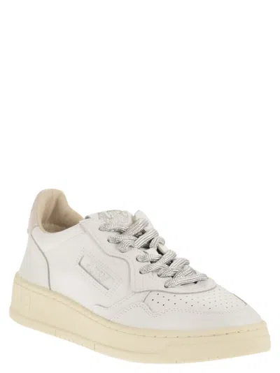 Autry Medalist Low Leather Sneakers In Multi