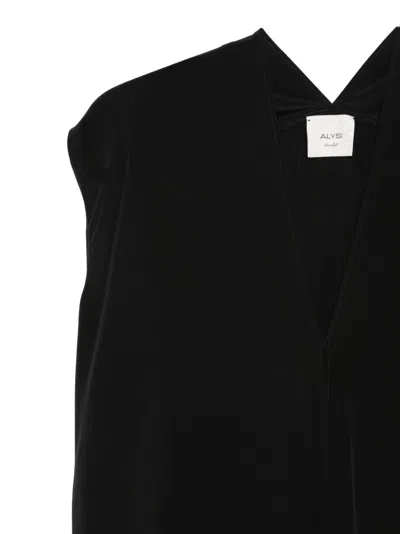 Alysi Black Solid V Neck Top In Black
