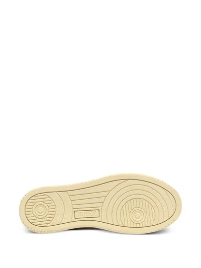 Autry 'medalist' White Low Top Sneakers With Logo Patch On Tongue And Side In Leather Blend Woman