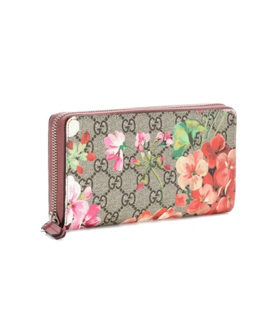 Shop Gucci Blooms Gg Supreme Coated-canvas Wallet In Leige Eloey