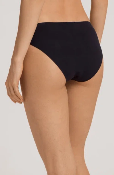 Hanro Invisible Touch Microfiber Seamless Bikini Brief In Black