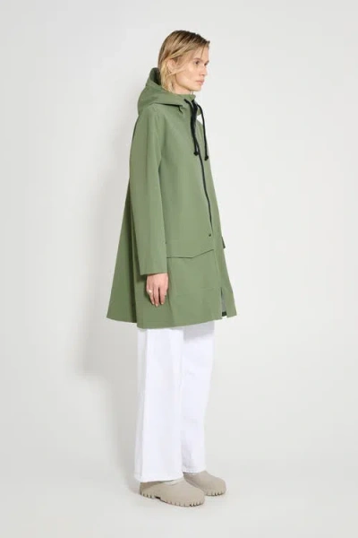 Stutterheim Mosebacke Patch Matte Raincoat In Green