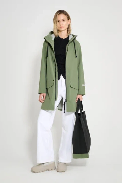 Stutterheim Mosebacke Patch Matte Raincoat In Green