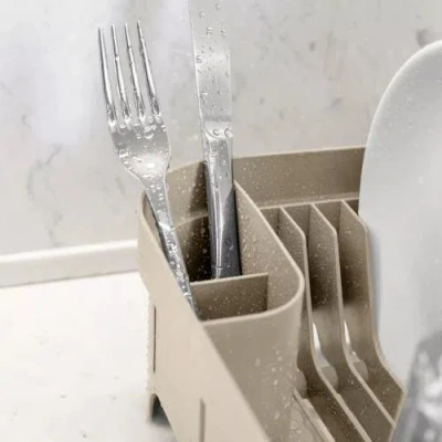 Ou Compact Freestanding Plastic Kitchen Dish Drying Rack In Brown