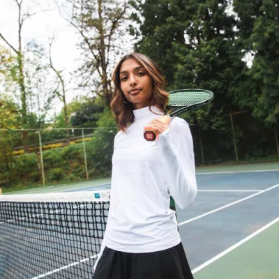 Bloquv Turtleneck In White