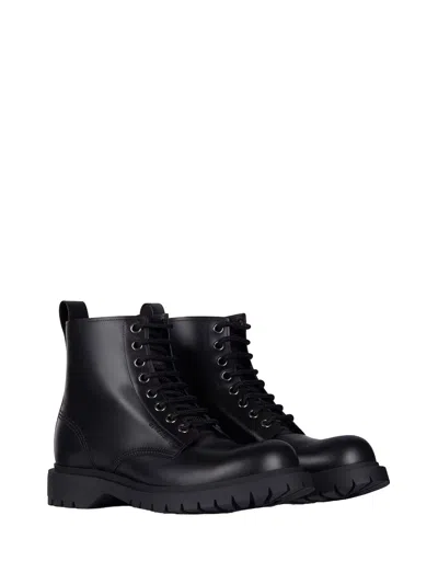 Givenchy Chunky Sole Leather Ankle Boots With Pull Tab In Black