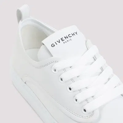 Givenchy Stylish Sneakers With Pull Tab And Round Toe In White