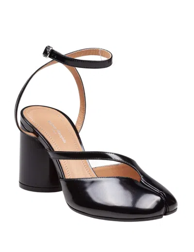 Maison Margiela Tabi Sandals In Brushed Leather In Black