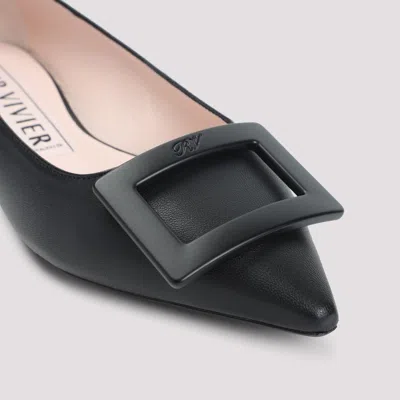 Roger Vivier Buckle-plaque Leather Ballet Flats With Pointed Toe In Black