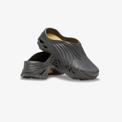 Crocs Echo Wave In Black
