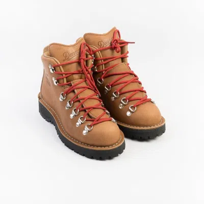 Danner Women's Mountain Light Cascade Clovis In Brown