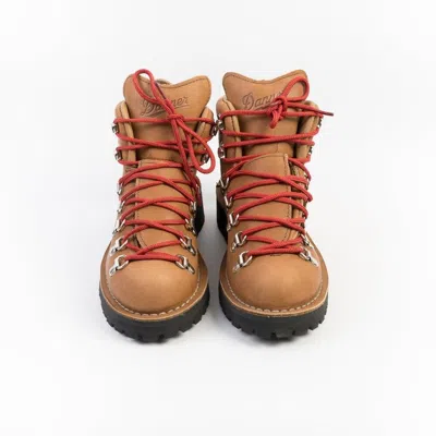Danner Women's Mountain Light Cascade Clovis In Brown