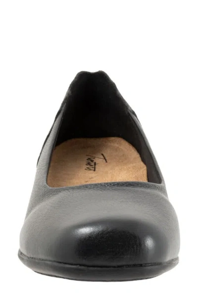 Trotters Sunny Flat In Black