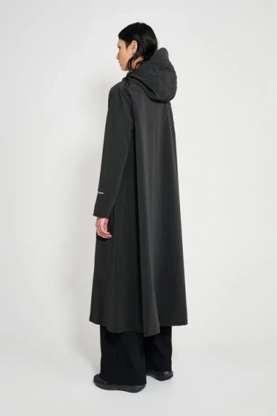 Stutterheim Mosebacke Long Patch Matte Raincoat In Black