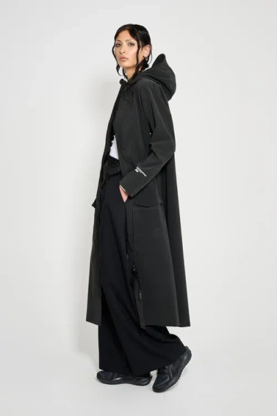 Stutterheim Mosebacke Long Patch Matte Raincoat In Black