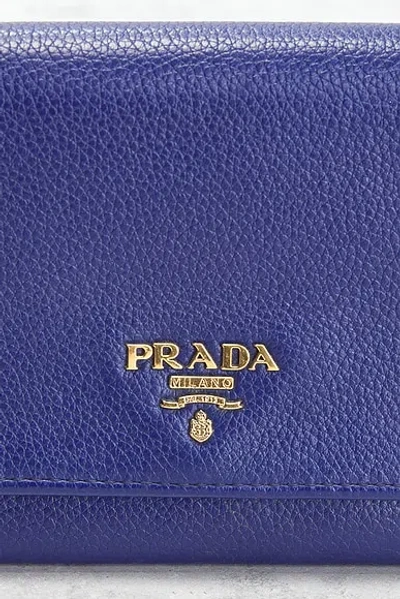 Pre-owned Prada Vitello Wallet On Chain In Blue