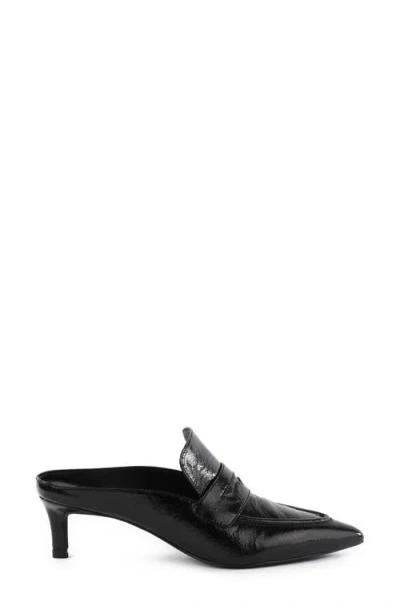Seychelles Stunner Crinkle Leather Mule In Black
