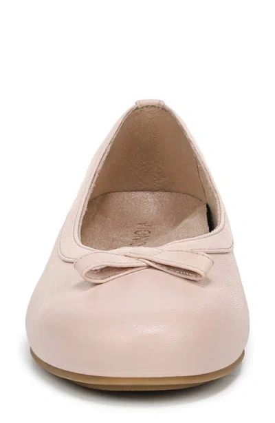 Vionic Sidney Ballet Flat In Neutral