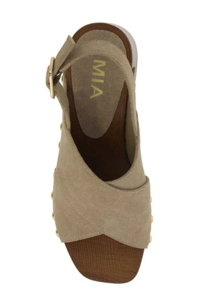 Mia Eudora Platform Sandal In Brown