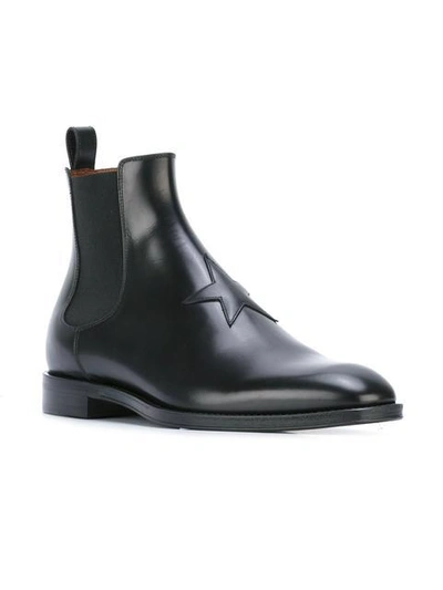 Shop Givenchy Star Patch Chelsea Boots - Black