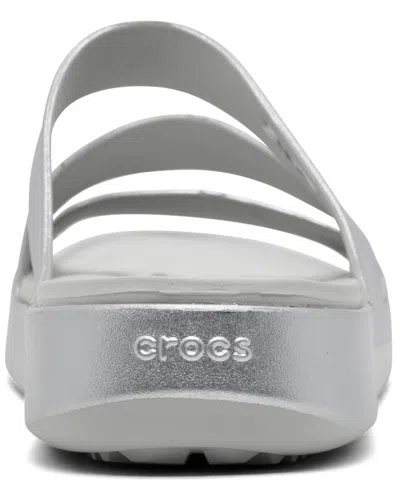 Crocs Getaway Metallic Platform Toe Loop In Silver