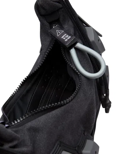 Innerraum Strap Shoulder Bag In Black