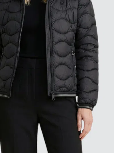 Blauer Lightweight Puffer Jacket With Horizontal Wave Stitching In Burgundy