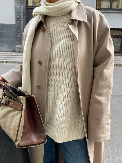 Djerf Avenue Chunky Raglan Roundneck Off White In Neutral