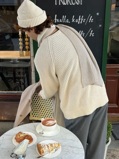 Djerf Avenue Chunky Raglan Roundneck Off White In Neutral