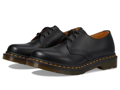 Dr. Martens Lace-up Leather Shoes Contrast Stitching In Black