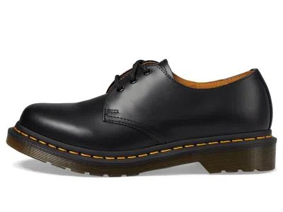 Dr. Martens Lace-up Leather Shoes Contrast Stitching In Black