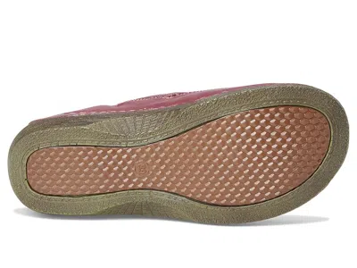 Spring Step Happy In Burgundy