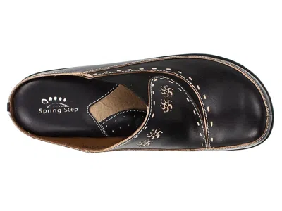 L'artiste By Spring Step Chino In Black