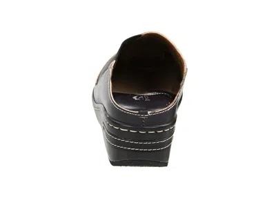 L'artiste By Spring Step Chino In Black