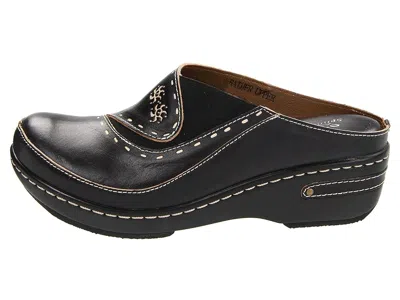 L'artiste By Spring Step Chino In Black