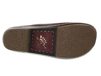 L'artiste By Spring Step Chino In Brown