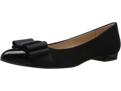 French Sole Onstage In Black