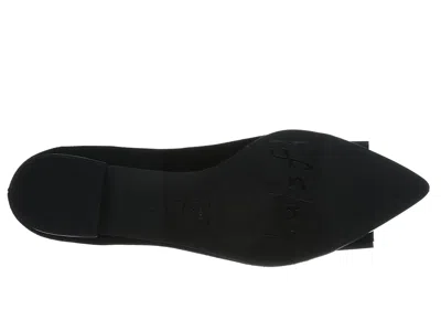 French Sole Onstage In Black